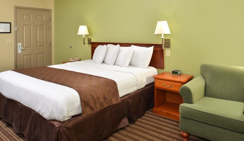 Suite, 1 King Bed, Accessible, Non Smoking