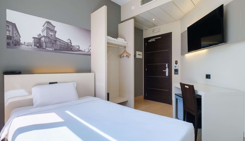 Single Non-Smoking Room