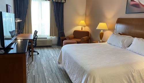 One King Bed, Accessible