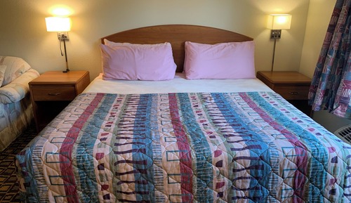 Handicap King Room