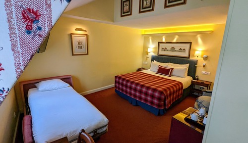 Triple Room