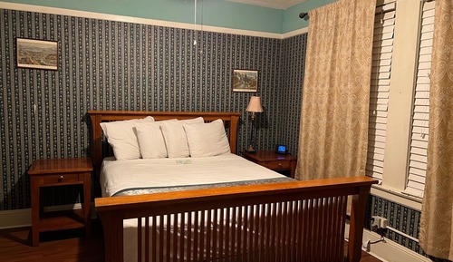 Basic Room, 1 Queen Bed, Non Smoking