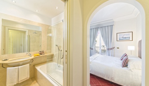 Junior Suite (Vesuvio) (Prestige Room) (3 people)