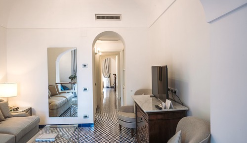 Junior Studio Suite