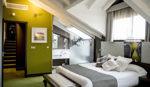 Junior Suite, Jetted Tub