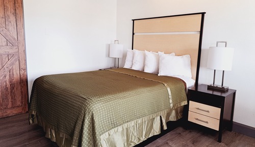 Standard Room, 1 Queen Bed