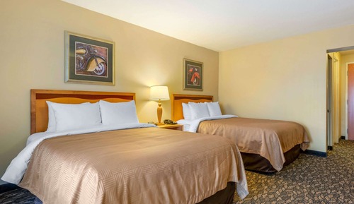 Standard Room, 2 Queen Beds, Non Smoking, Patio