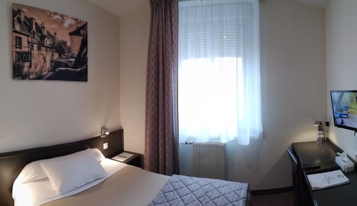 SINGLE STANDARD with shower, air-conditioned