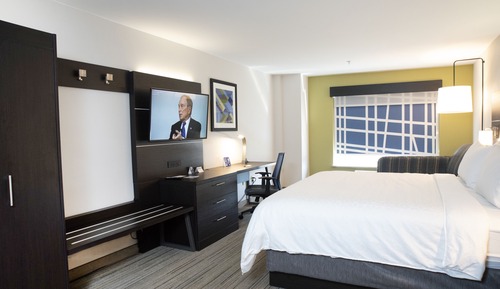 Standard Room, 1 King Bed, Mobility Accessible (Roll-In Shower)