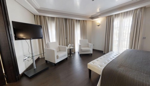 Double Room (with Living Room)