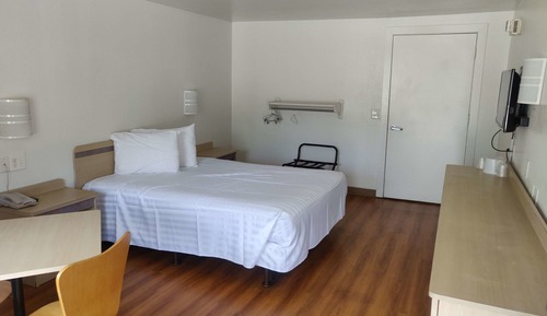 Room, 1 King Bed, Non Smoking