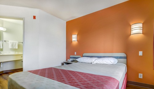 Standard Room, 1 Queen Bed, Non Smoking