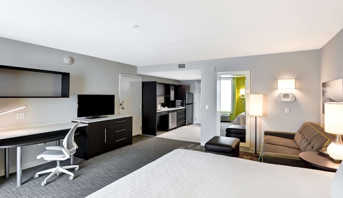 Studio, 1 King Bed, Accessible, Bathtub
