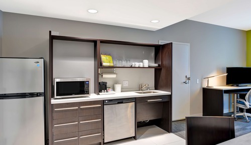 Suite, 1 King Bed, Accessible, Non Smoking (Roll-in Shower)