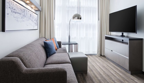 Suite, Connecting Rooms