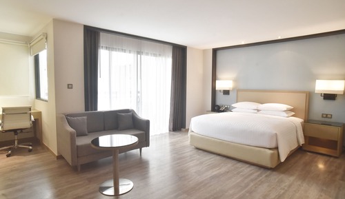 Executive Room, 1 King Bed, Non Smoking, Balcony