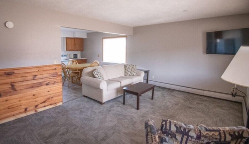 Two Room Suite, 1 Queen bed in each room, Sleeper Sofa, Kitchen