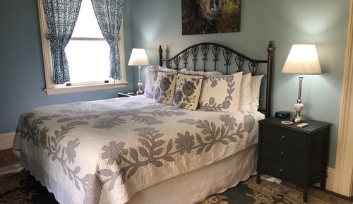Deluxe Room, 1 King Bed, Garden View