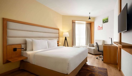 Executive Room, 1 King Bed, Non Smoking
