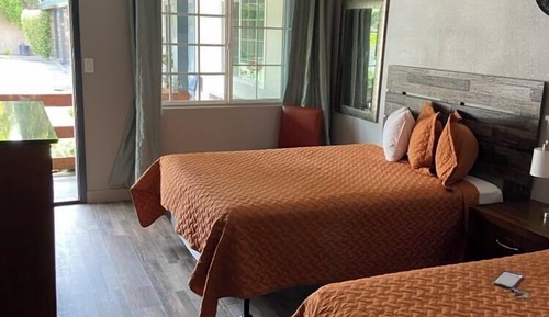 Comfort Single Room, 2 Queen Beds