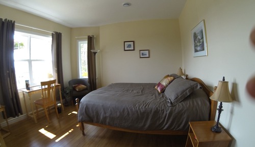 Standard Room, 1 Queen Bed, Ensuite, Partial Sea View