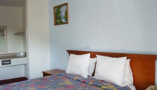 Standard Room, 1 Queen Bed, Non Smoking