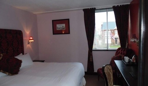 Double or Twin Room, Accessible, Ensuite