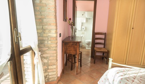 Comfort Double Room, 1 Queen Bed, Private Bathroom, Garden View (Rosa)
