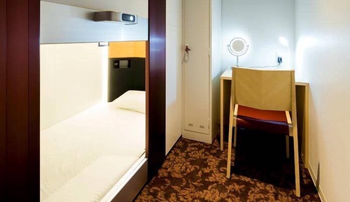 Cabin Type Capsule, Women Only