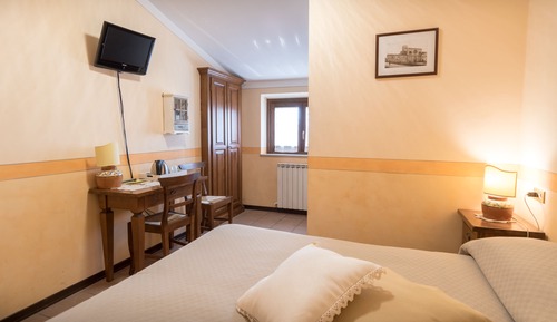 Comfort Room, Garden View