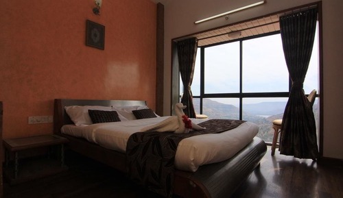 Executive Suite, Valley View