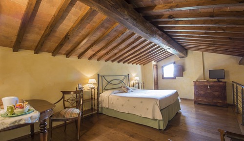 Deluxe Suite, Hill View