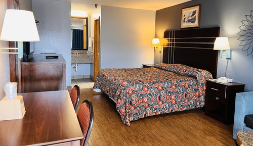 Standard Room, 1 King Bed