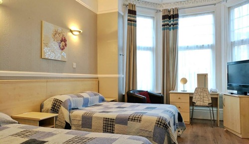 Family Room, Multiple Beds