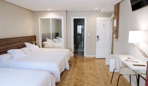 Triple Room