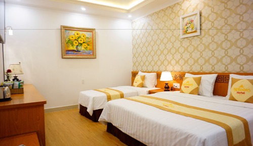 Deluxe Room (1)