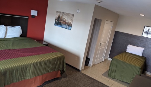 1 King Bed and Twin
