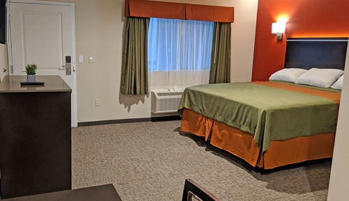 1 King Bed