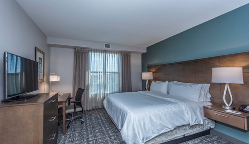 Suite, 2 Bedrooms, Kitchen (Communications)