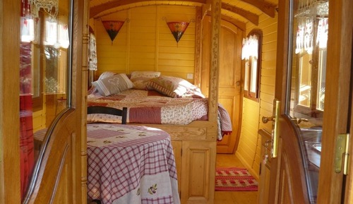 Mobile Home (Mona)
