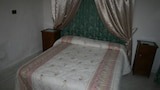 Apartment, 1 Bedroom, Kitchenette, Pool View