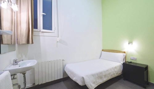 Single Room, 1 Twin Bed, Shared Bathroom