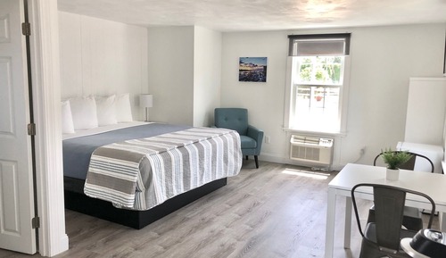 Superior Single Room, 1 King Bed, Non Smoking, Corner