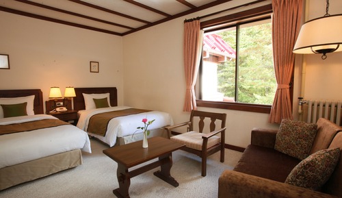 Twin Room B