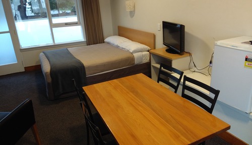 Room, Multiple Beds (Budget Queen & 2 Singles)