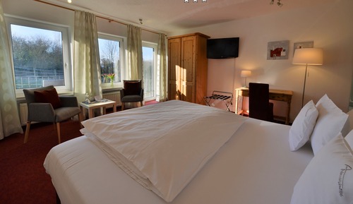 Standard Double Room (im Gästehaus-Pfarrhaus 80 m entfernt)