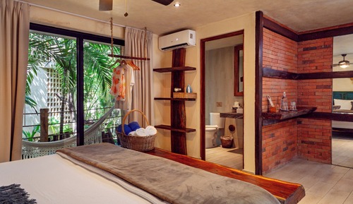 Standard Room, 1 King Bed
