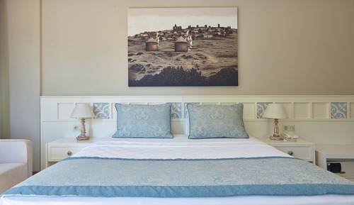Superior Corner Room