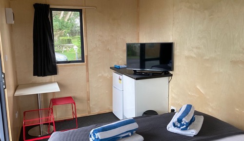 Deluxe Cabin, 1 Queen Bed