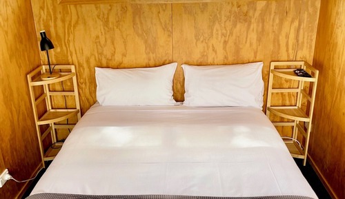 Deluxe Cabin, 1 Queen Bed